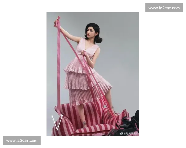 陈妍希自信亮相新剧，演技突破再度挑战多元角色展现无限可能