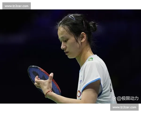 那些关于羽毛球冠军的动人瞬间，泪水与汗水铸就荣耀